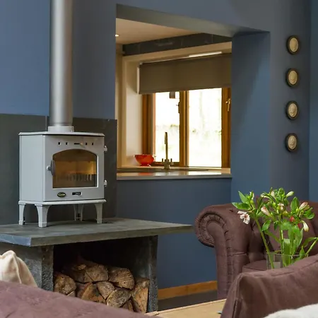 Holiday home The Cedars, Pullwood Bay *