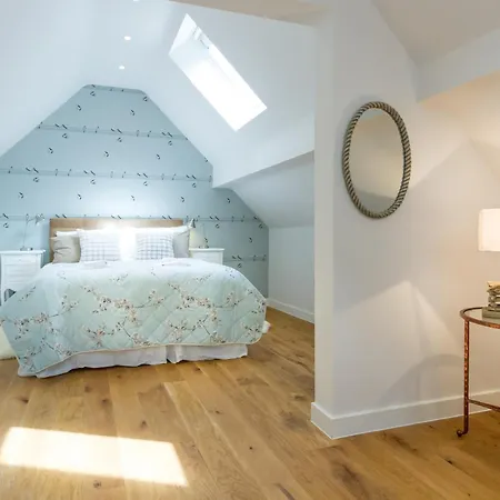 The Cedars, Pullwood Bay Ambleside